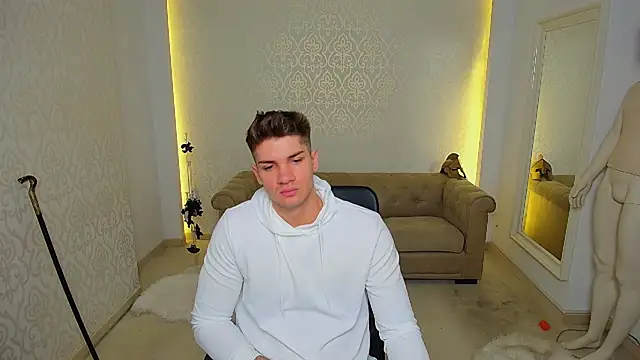 MaxKaiden online show from 11.12.25