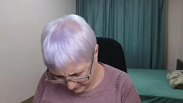 Sandra Snowflake online show from 10.20.25