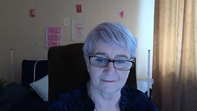 Sandra Snowflake online show from 05.08.26