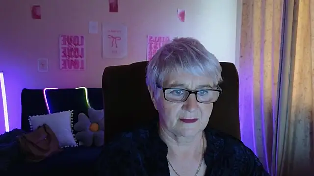 Sandra Snowflake online show from 05.11.26