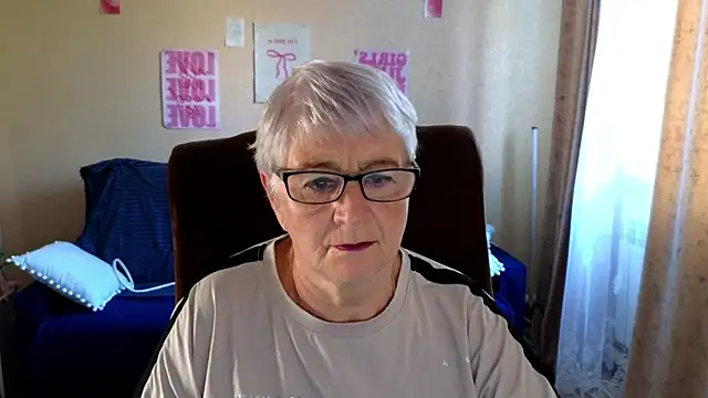 Sandra Snowflake online show from 06.24.26