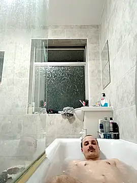 Snapshot of Eusuntnoulgigolo chatting on 10.22.25 Eusuntnoulgigolo online show from 10.22.25