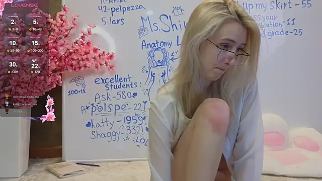 Snapshot of aishiro chatting on 03.16.25 aishiro online show from 03.16.25