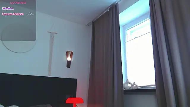 LunaticaBae online show from 03.10.26