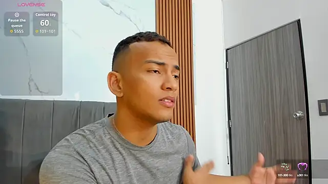 Snapshot of Rafa2004Cruz chatting on 10.01.25 Rafa2004Cruz online show from 10.01.25