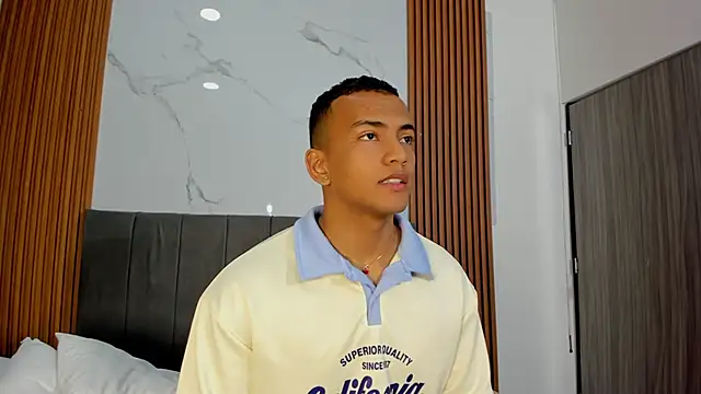 Snapshot of Rafa2004Cruz chatting on 10.12.25 Rafa2004Cruz online show from 10.12.25