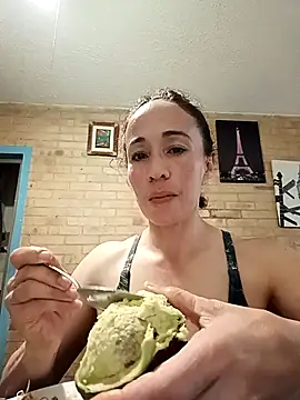 Snapshot of Coeur_de_luxure chatting on 02.16.25 Coeur de luxure online show from 02.16.25