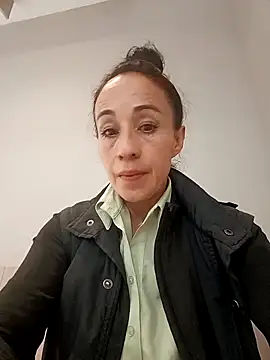 Snapshot of Coeur_de_luxure chatting on 02.24.25 Coeur de luxure online show from 02.24.25