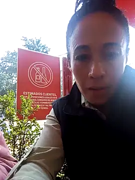 Snapshot of Coeur_de_luxure chatting on 03.15.25 Coeur de luxure online show from 03.15.25