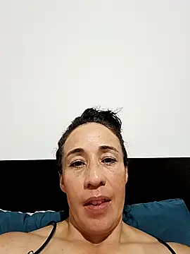 Snapshot of Coeur_de_luxure chatting on 03.19.25 Coeur de luxure online show from 03.19.25