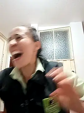 Snapshot of Coeur_de_luxure chatting on 03.19.25 Coeur de luxure online show from 03.19.25