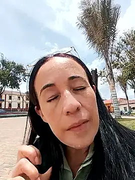 Snapshot of Coeur_de_luxure chatting on 09.12.25 Coeur de luxure online show from 09.12.25