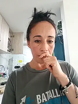 Snapshot of Coeur_de_luxure chatting on 09.16.25 Coeur de luxure online show from 09.16.25