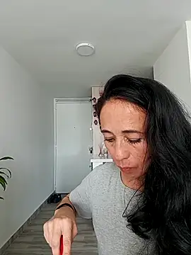 Snapshot of Coeur_de_luxure chatting on 09.18.25 Coeur de luxure online show from 09.18.25