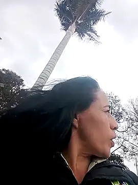 Snapshot of Coeur_de_luxure chatting on 09.29.25 Coeur de luxure online show from 09.29.25