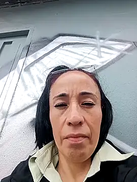 Snapshot of Coeur_de_luxure chatting on 10.03.25 Coeur de luxure online show from 10.03.25