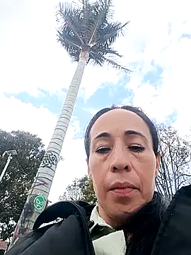 Snapshot of Coeur_de_luxure chatting on 10.09.25 Coeur de luxure online show from 10.09.25