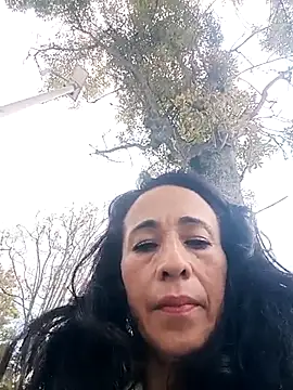 Snapshot of Coeur_de_luxure chatting on 10.15.25 Coeur de luxure online show from 10.15.25