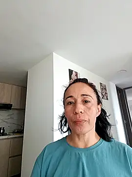 Snapshot of Coeur_de_luxure chatting on 11.03.25 Coeur de luxure online show from 11.03.25