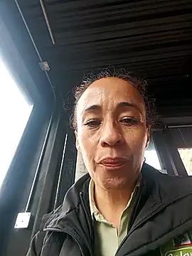 Snapshot of Coeur_de_luxure chatting on 11.15.25 Coeur de luxure online show from 11.15.25