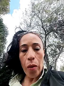 Snapshot of Coeur_de_luxure chatting on 11.20.25 Coeur de luxure online show from 11.20.25