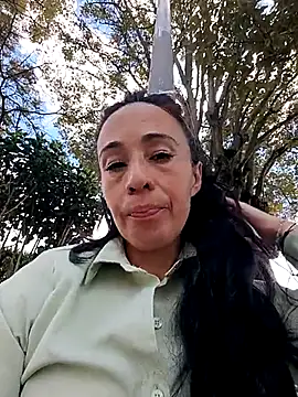 Snapshot of Coeur_de_luxure chatting on 11.22.25 Coeur de luxure online show from 11.22.25