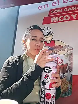 Snapshot of Coeur_de_luxure chatting on 11.27.25 Coeur de luxure online show from 11.27.25