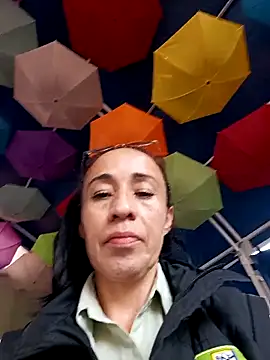 Snapshot of Coeur_de_luxure chatting on 12.18.25 Coeur de luxure online show from 12.18.25