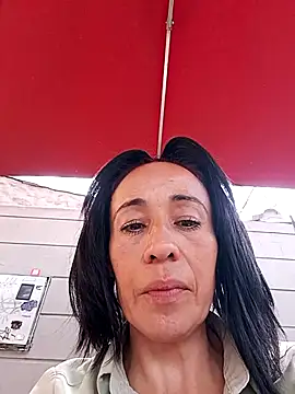 Snapshot of Coeur_de_luxure chatting on 12.19.25 Coeur de luxure online show from 12.19.25