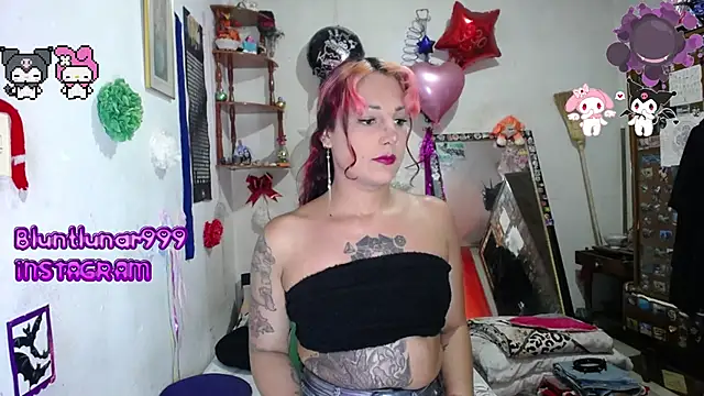 Snapshot of purplekattlyn chatting on 02.22.25 purplekattlyn online show from 02.22.25