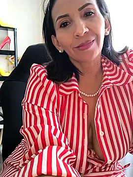 Mrsvictoriaaa online show from 04.30.26