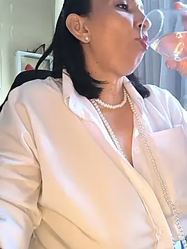 Mrsvictoriaaa online show from 07.06.26