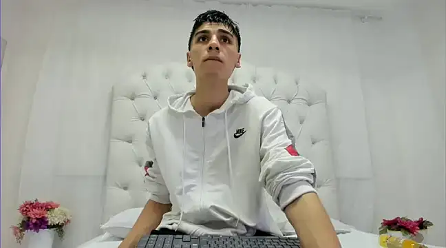 Snapshot of frank_jhonsson chatting on 02.24.25 frank jhonsson online show from 02.24.25