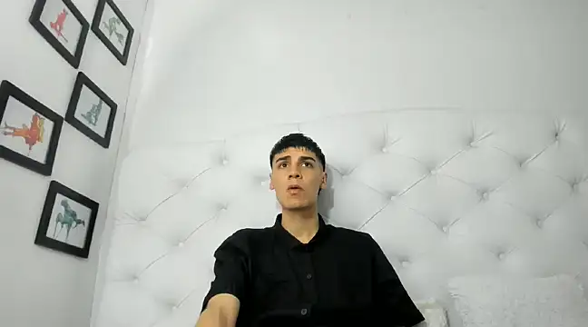 Snapshot of frank_jhonsson chatting on 03.08.25 frank jhonsson online show from 03.08.25