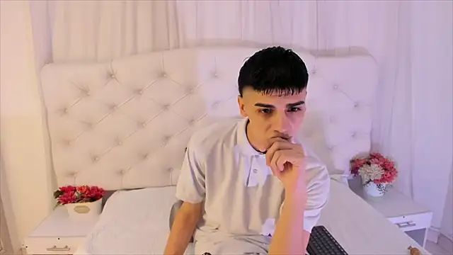 Snapshot of frank_jhonsson chatting on 09.19.25 frank jhonsson online show from 09.19.25