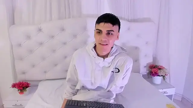 Snapshot of frank_jhonsson chatting on 10.10.25 frank jhonsson online show from 10.10.25