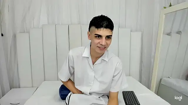 Snapshot of frank_jhonsson chatting on 10.17.25 frank jhonsson online show from 10.17.25