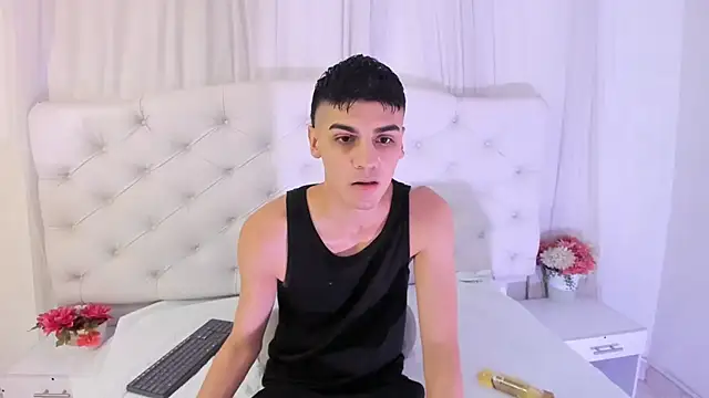 Snapshot of frank_jhonsson chatting on 10.18.25 frank jhonsson online show from 10.18.25