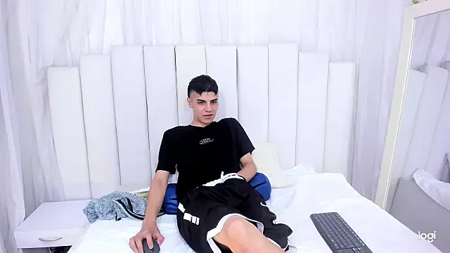 Snapshot of frank_jhonsson chatting on 10.25.25 frank jhonsson online show from 10.25.25