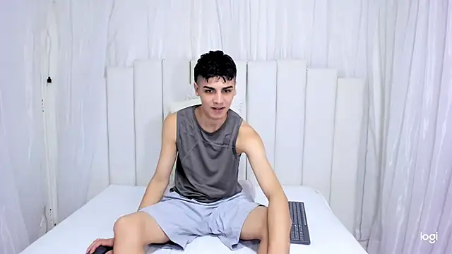 Snapshot of frank_jhonsson chatting on 11.18.25 frank jhonsson online show from 11.18.25