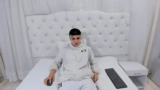 Snapshot of frank_jhonsson chatting on 12.05.25 frank jhonsson online show from 12.05.25