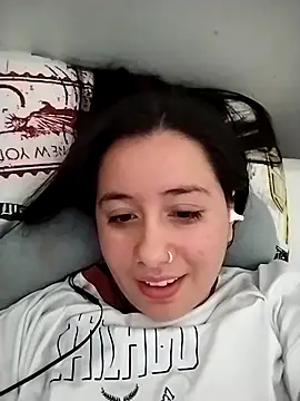 Snapshot of sweetie__annieee chatting on 09.11.25 sweetie  annieee online show from 09.11.25