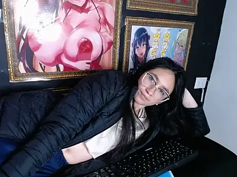 Snapshot of Arielle_lov chatting on 02.24.25 Arielle lov online show from 02.24.25