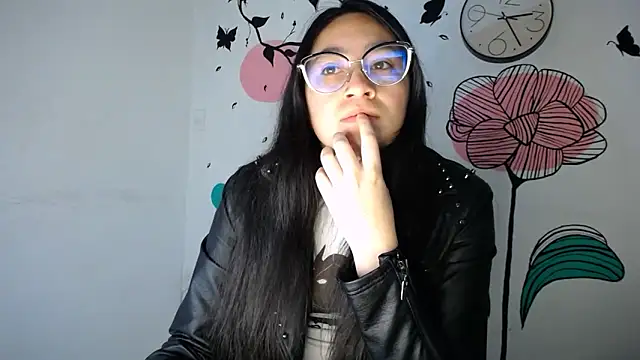 Snapshot of Arielle_lov chatting on 03.01.25 Arielle lov online show from 03.01.25