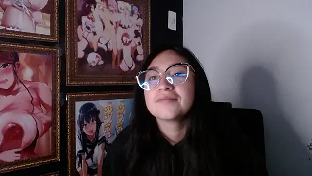 Snapshot of Arielle_lov chatting on 03.05.25 Arielle lov online show from 03.05.25