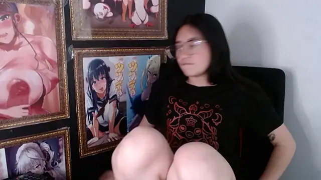 Snapshot of Arielle_lov chatting on 03.05.25 Arielle lov online show from 03.05.25