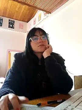 Snapshot of Arielle_lov chatting on 10.23.25 Arielle lov online show from 10.23.25