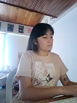 Snapshot of Arielle_lov chatting on 10.25.25 Arielle lov online show from 10.25.25