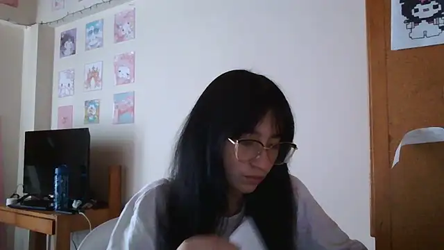 Snapshot of Arielle_lov chatting on 10.27.25 Arielle lov online show from 10.27.25