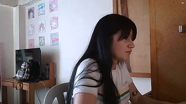 Snapshot of Arielle_lov chatting on 11.12.25 Arielle lov online show from 11.12.25